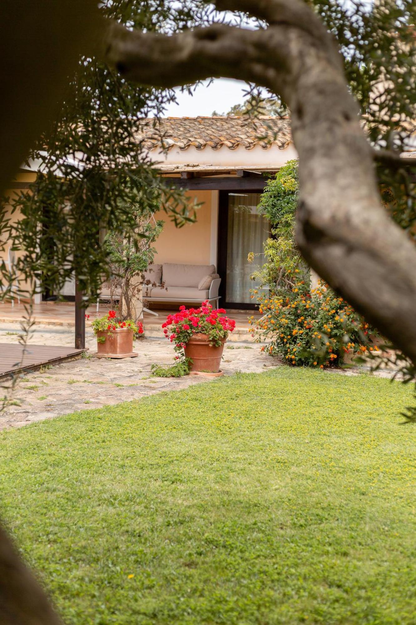 Porto Giunco Residence ヴィッラシミーウス エクステリア 写真