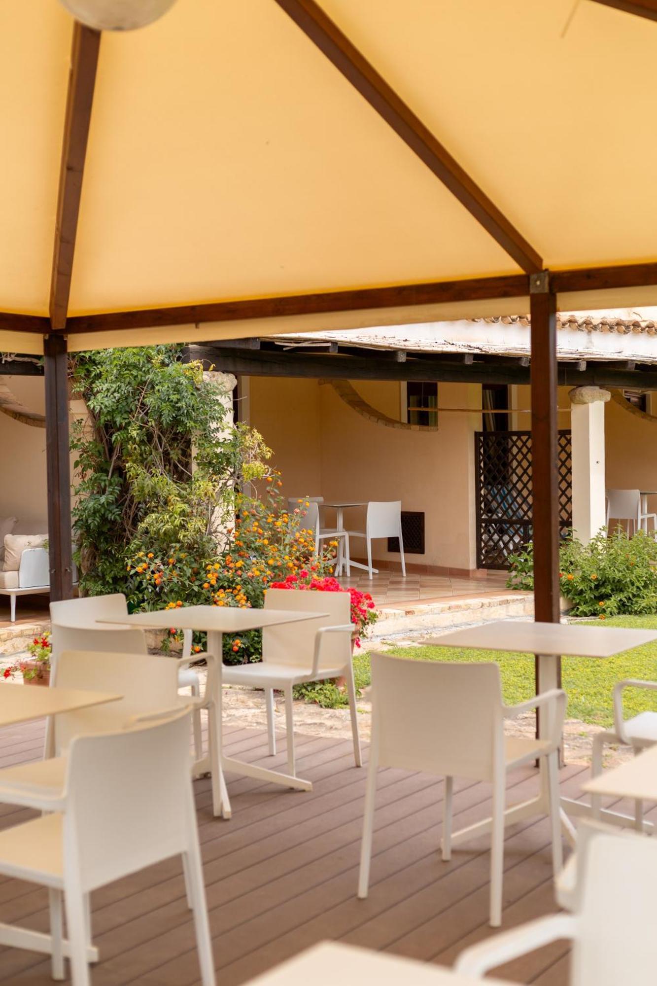Porto Giunco Residence ヴィッラシミーウス エクステリア 写真