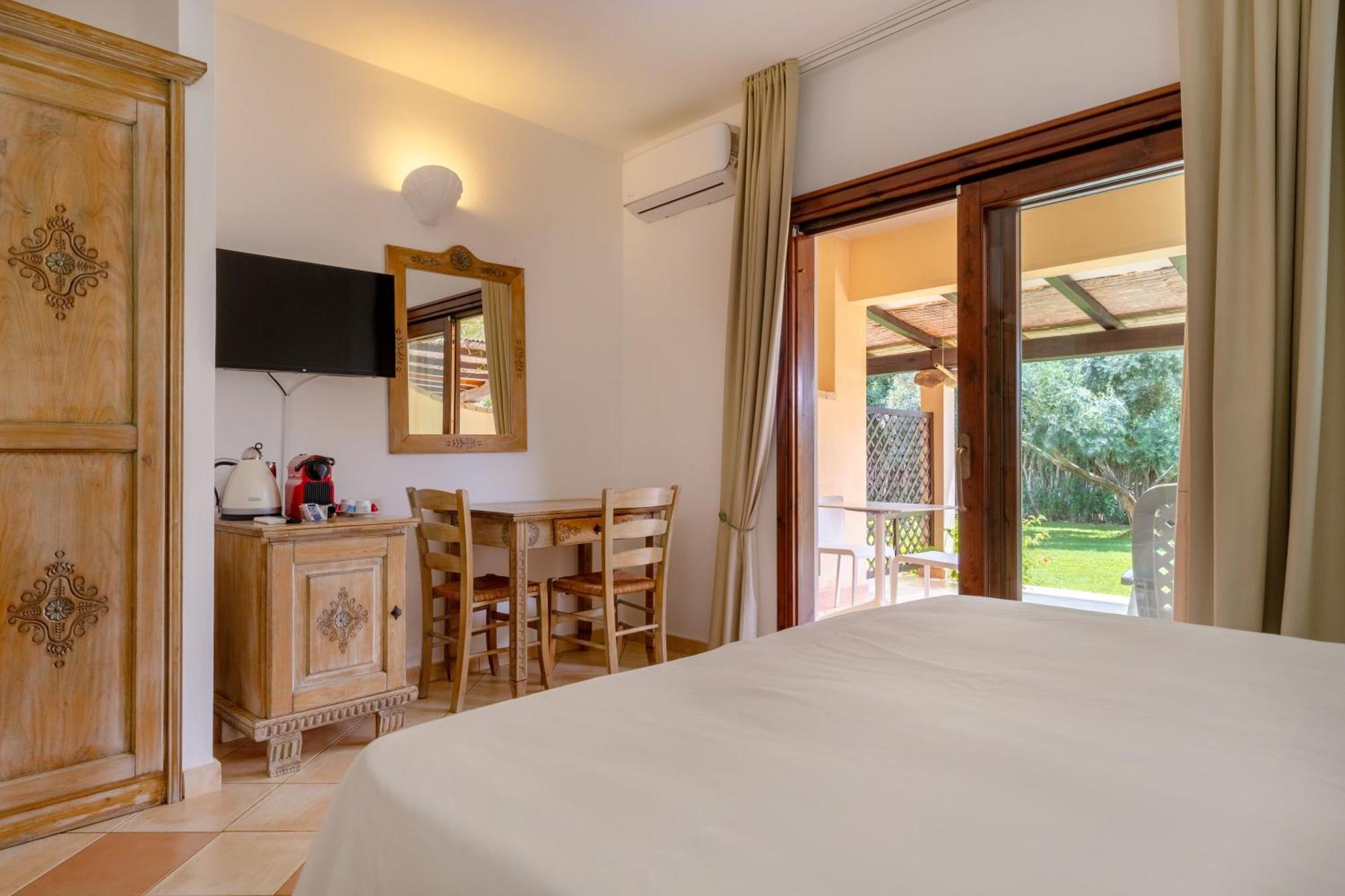 Porto Giunco Residence ヴィッラシミーウス エクステリア 写真